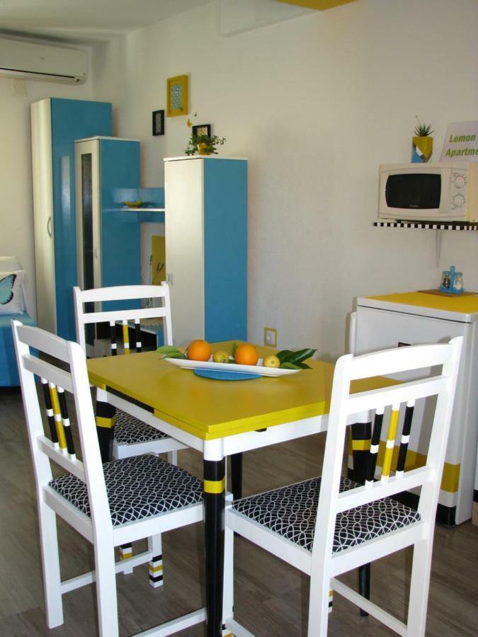 Apartments And Room Lemon Віс Екстер'єр фото