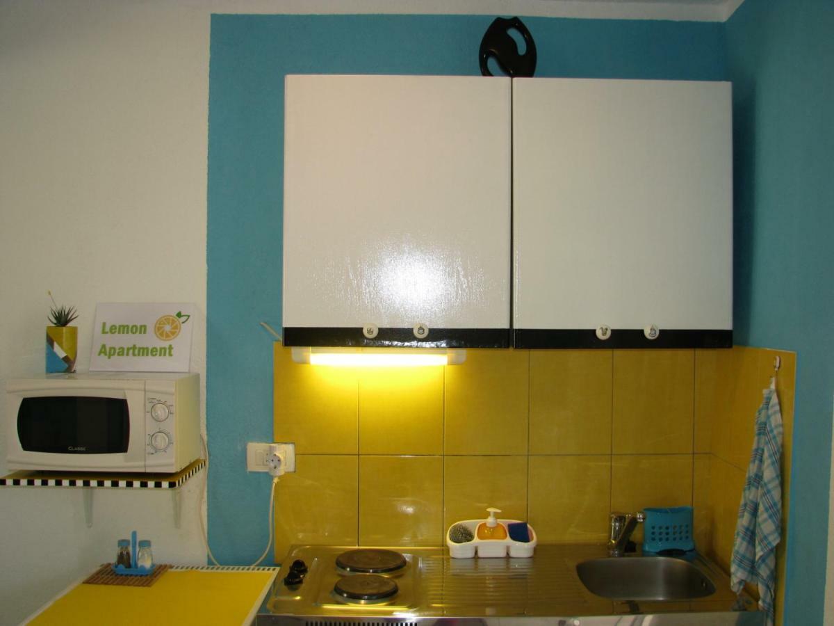 Apartments And Room Lemon Віс Екстер'єр фото