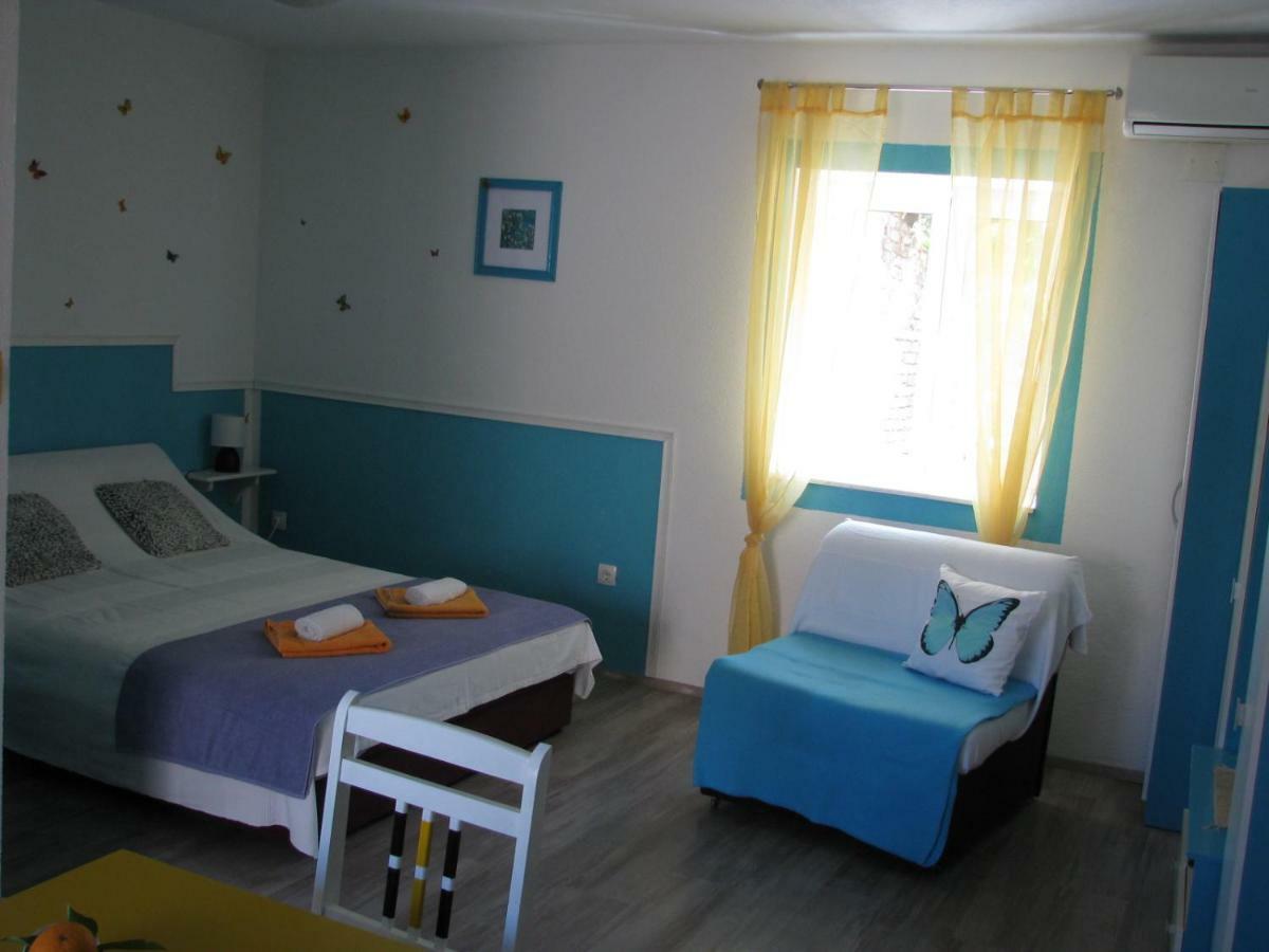 Apartments And Room Lemon Віс Екстер'єр фото