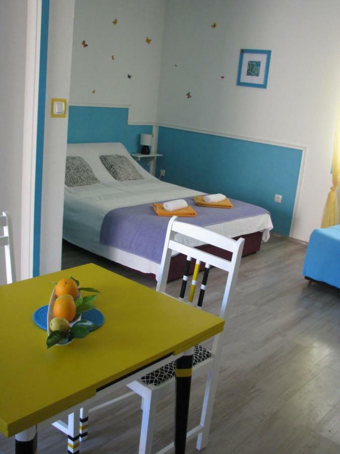 Apartments And Room Lemon Віс Екстер'єр фото